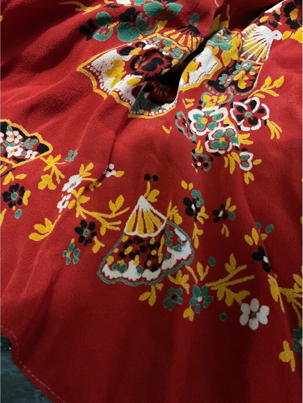 Vintage Sunny Crest Red Floral Fan Print Scarf